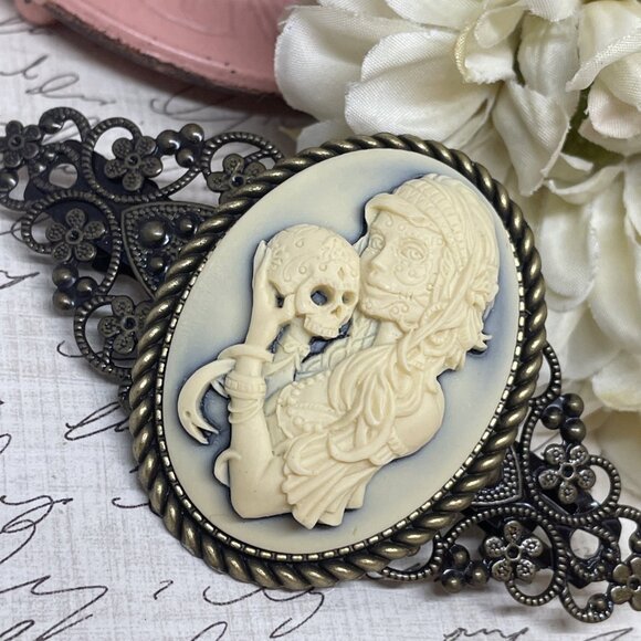 Gothic Sugar Skull Wicca Witch Pagan Wedding Gift Flower Hair Clip Jewelry Comb - Picture 2 of 13
